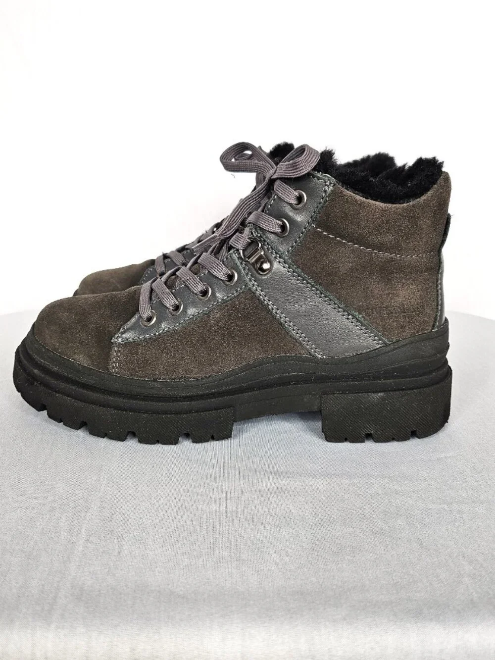 Overland Ronda Shearling Lined Boots | Gray Suede Leather | EU 37 (US 6.5)
